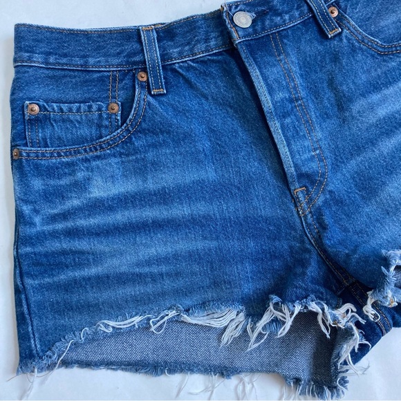 Levi’s 501 Premium Buttonfly Raw Hem Jean Shorts Size 29 - Picture 4 of 17